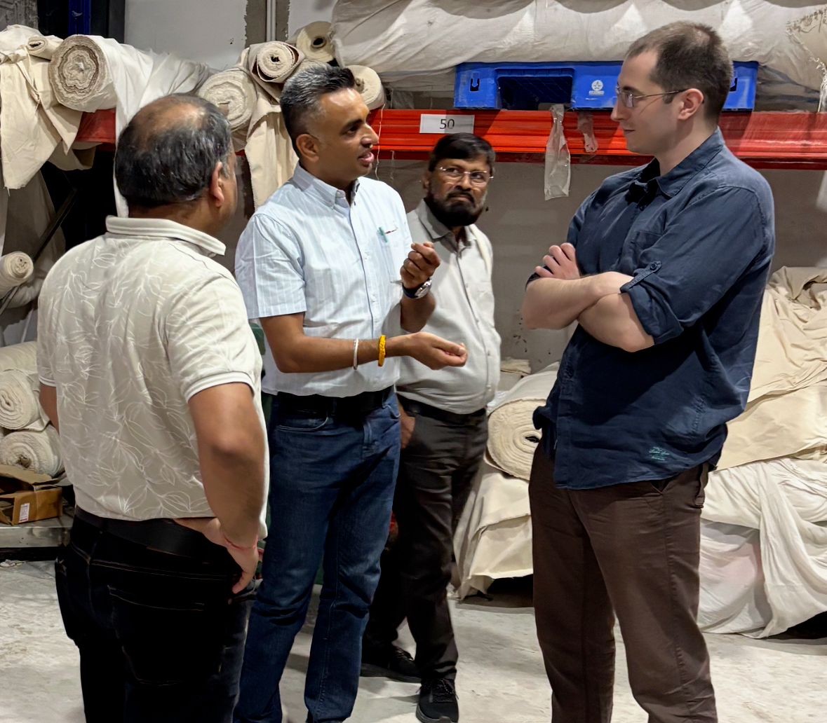 Наша команда на производстве в Индии